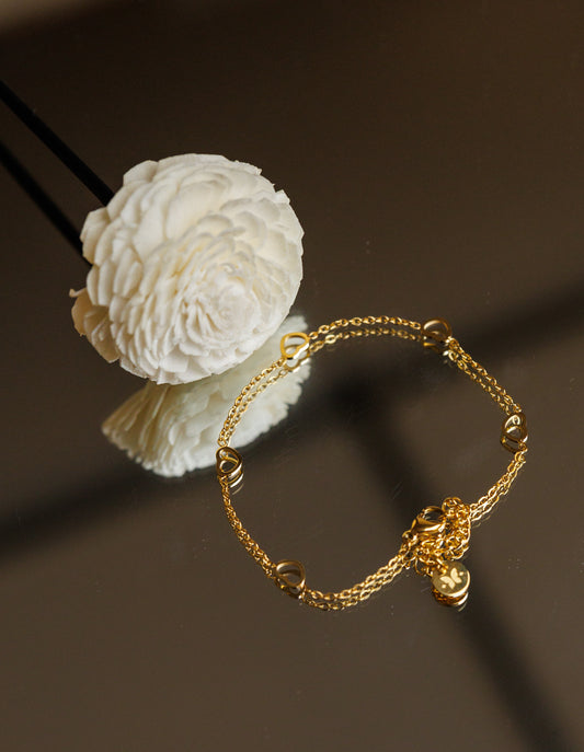 Adjustable Hollow Heart Charm Gold bracelet chain bracelet 18k gold bangles.