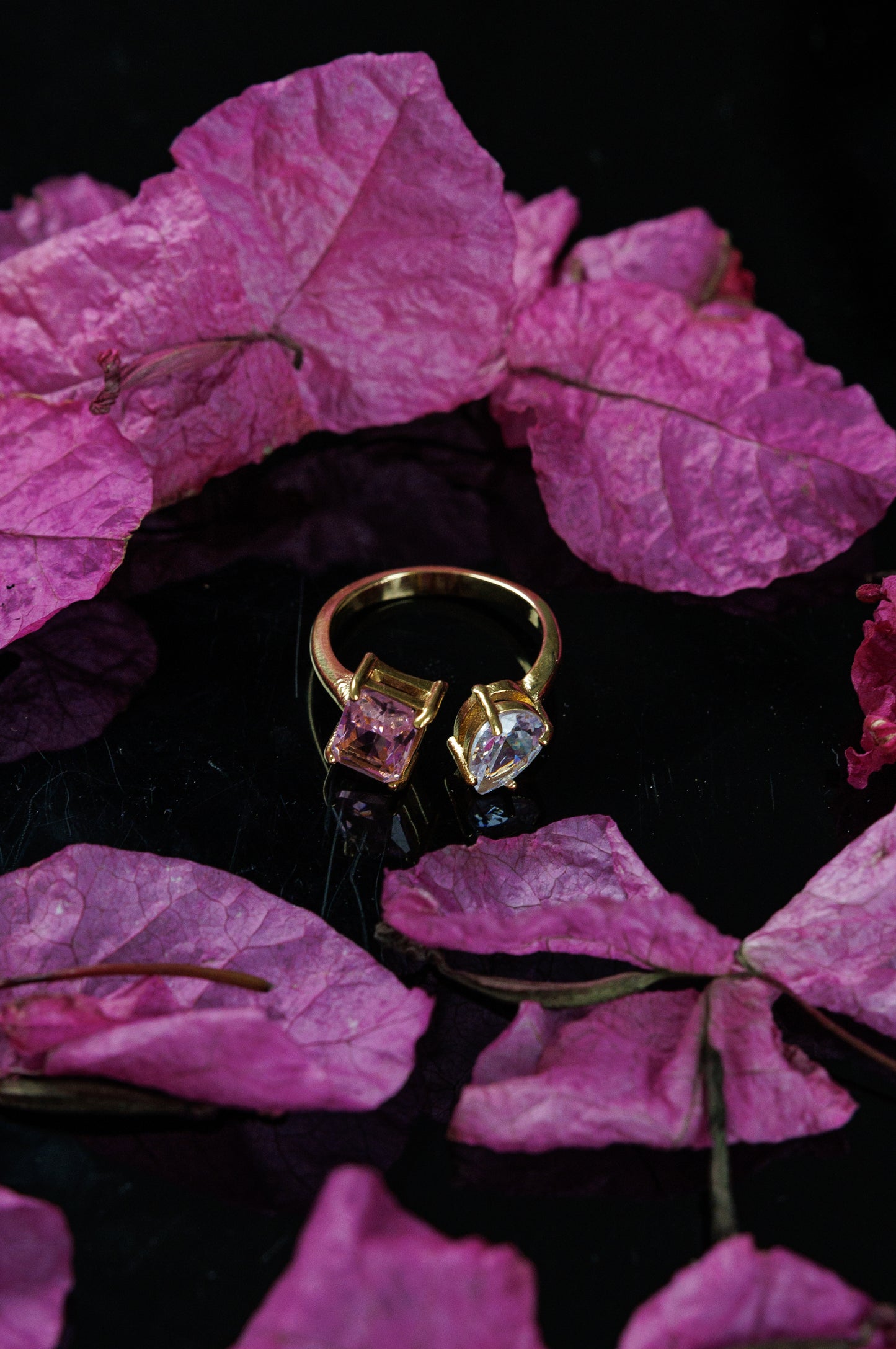 18K Gold Zircon Ring Size