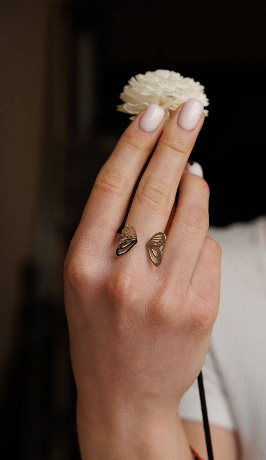 Crafted with superior quality, this stainless steel butterfly cuff ring.