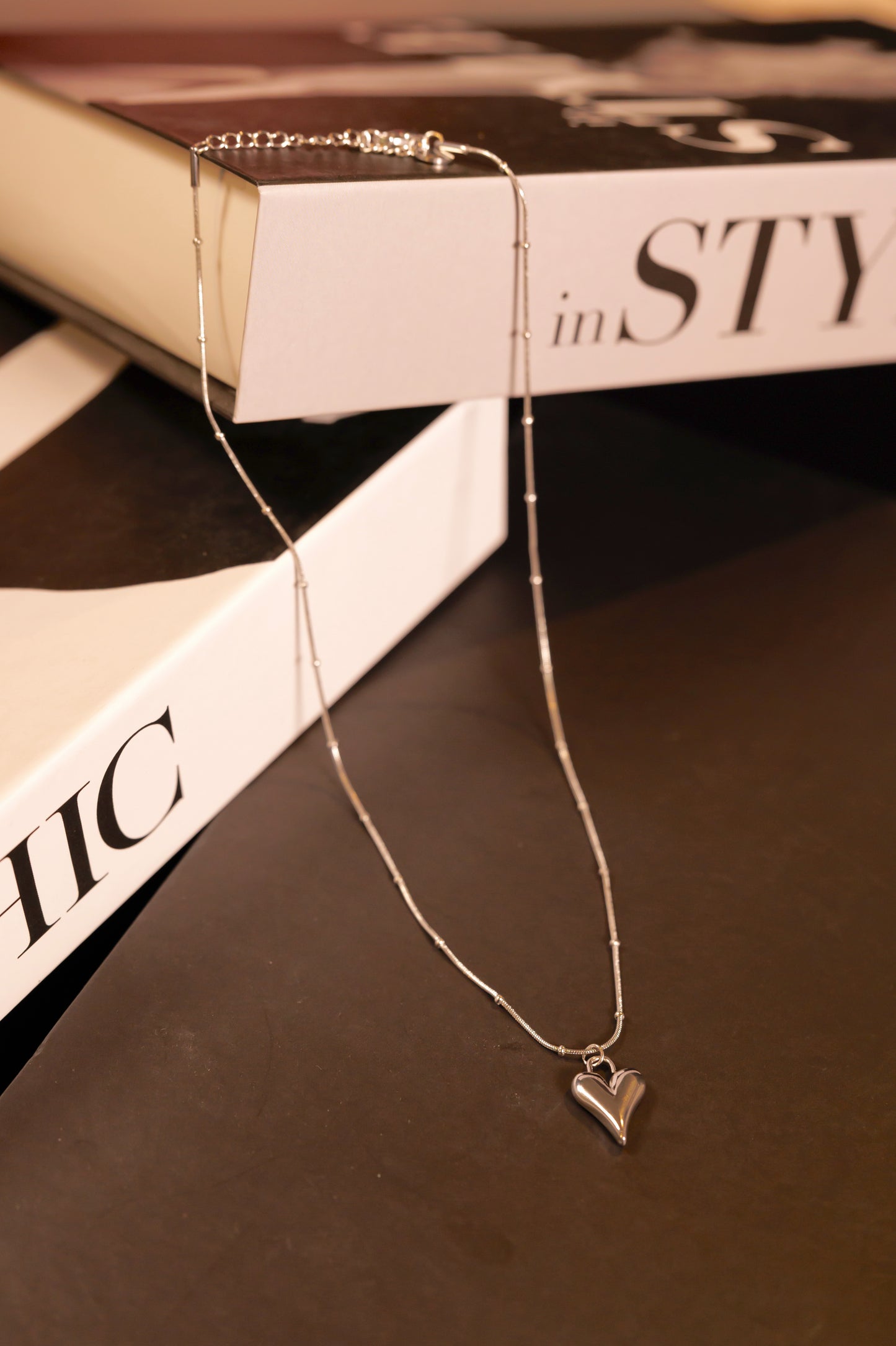 Choker heart pendant