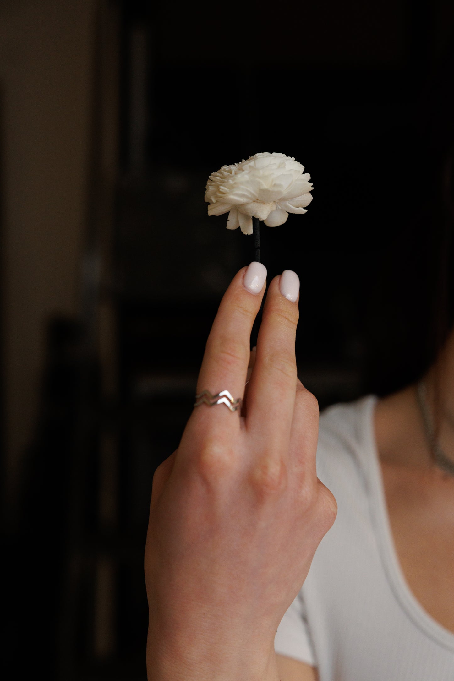 Trendy wave-shaped open ring made of stainless steel, featuring a modern geometric design. Adjustable and stylish, perfect for adding a unique touch to any outfit.