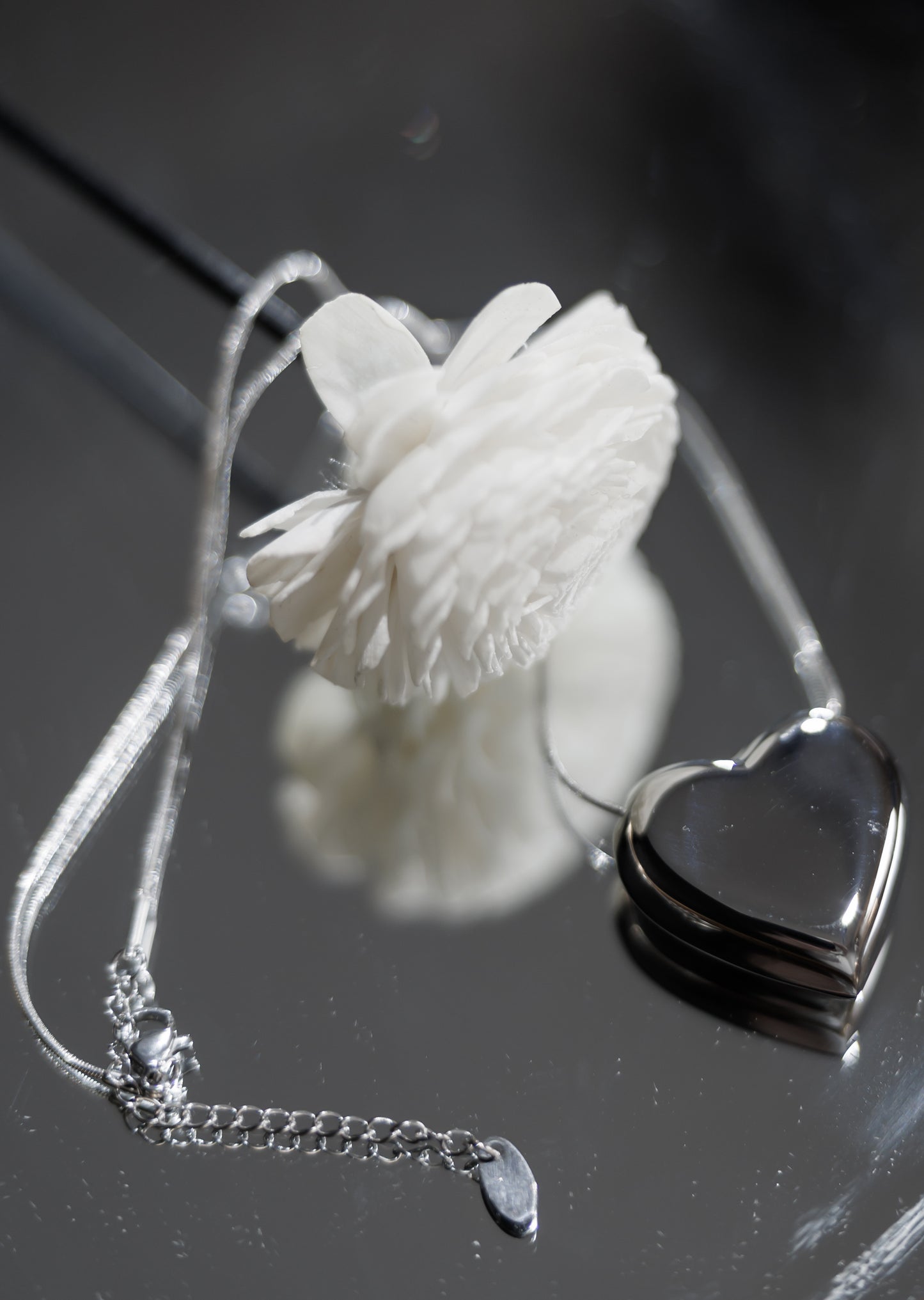 Experience the timeless elegance of our non tarnish waterproof jewelry. Made with stainless steel, this chain features a stunning big peach heart pendant.