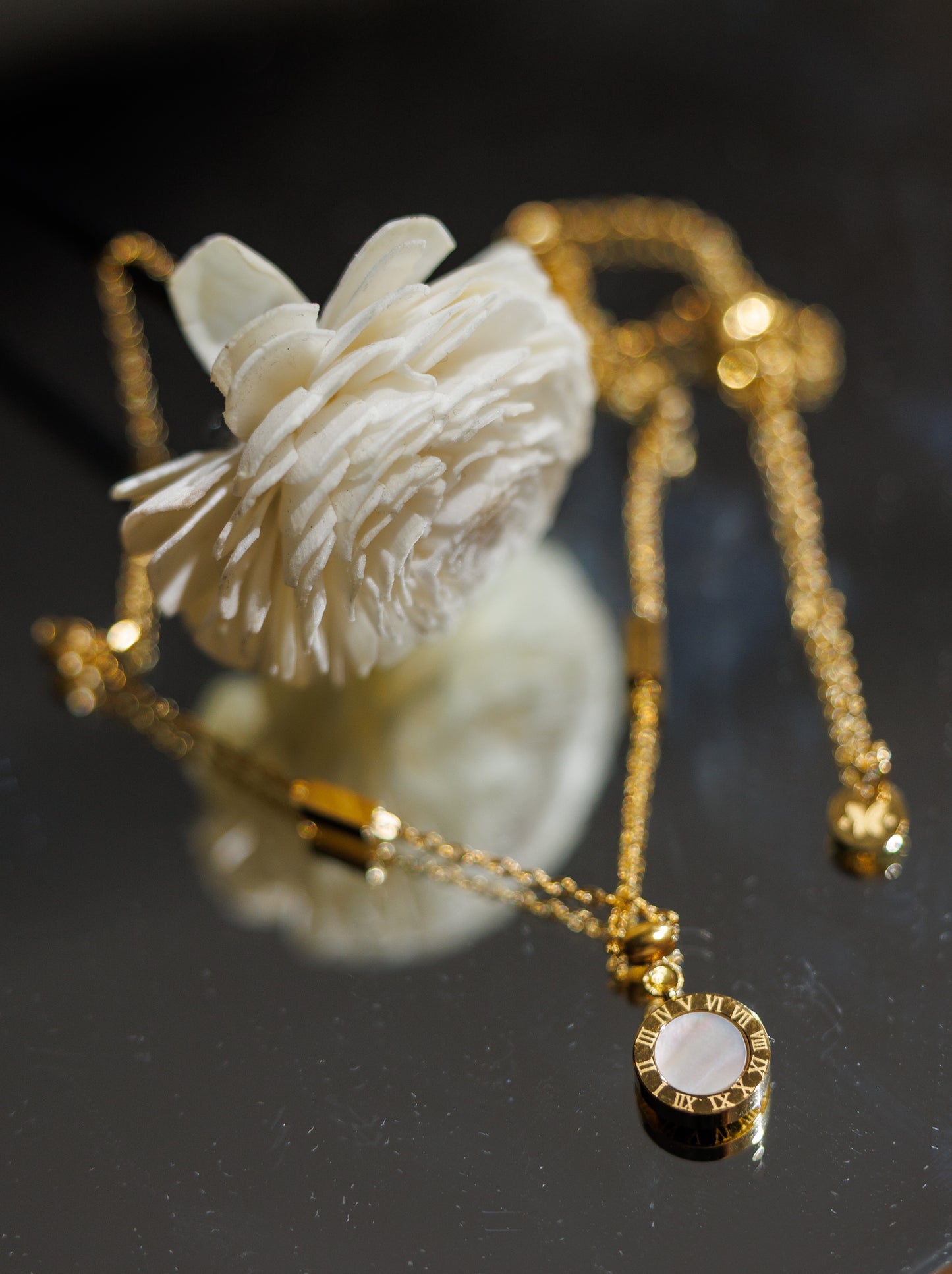 18k gold plated necklace stainless steel  sea shell double side round pendent.
