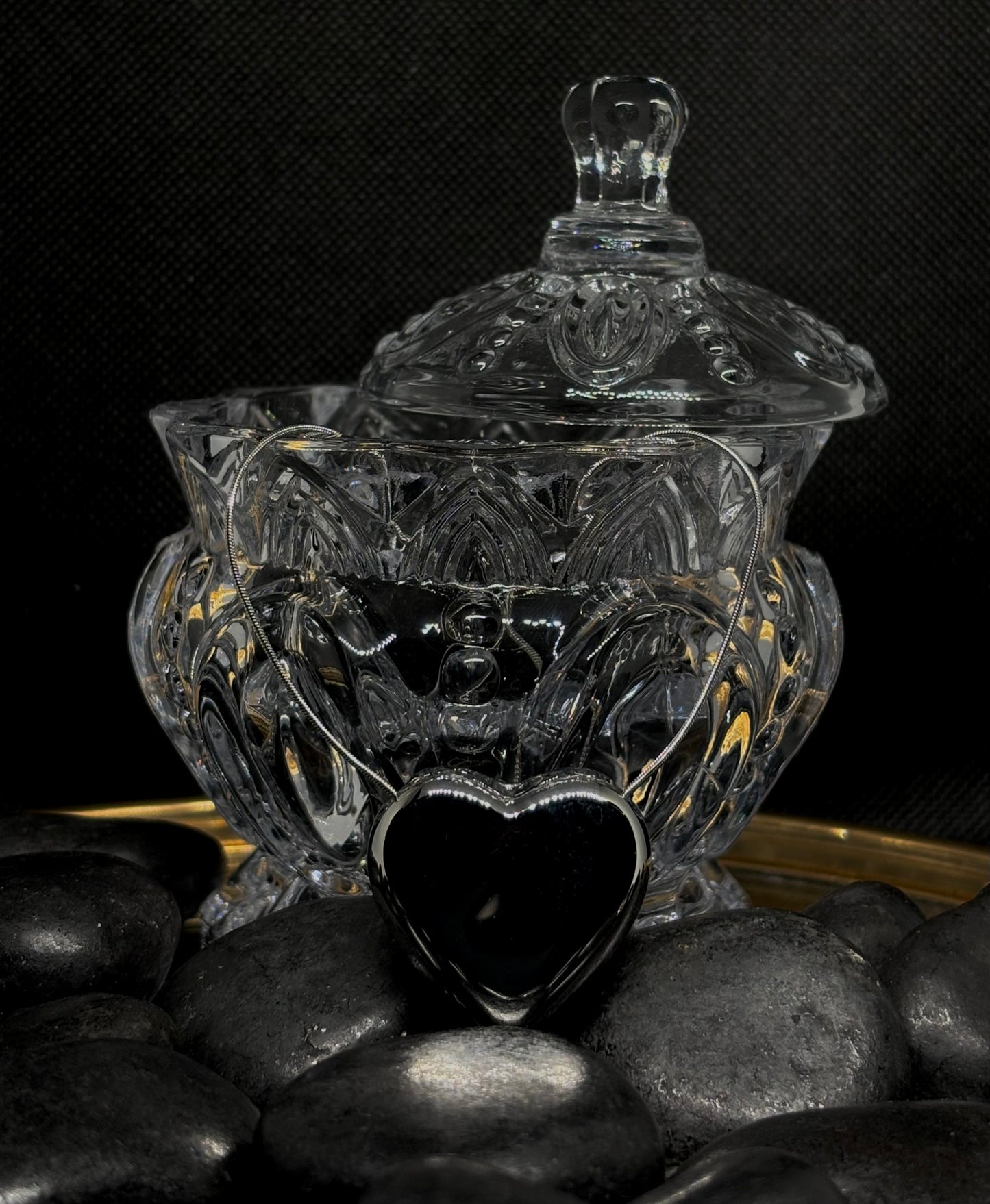 Experience the timeless elegance of our non tarnish waterproof jewelry. Made with stainless steel, this chain features a stunning big peach heart pendant.