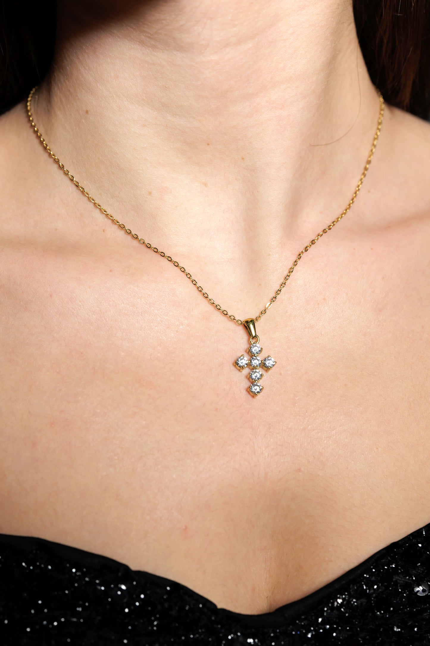 18K Gold Cross Pendant Necklace
