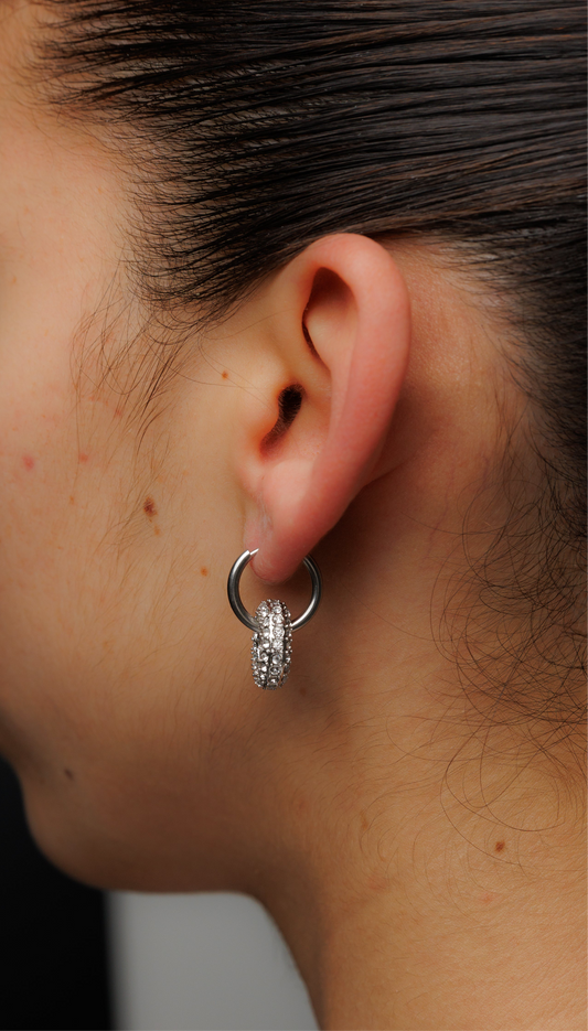 Luxury Retro hoop earrings.