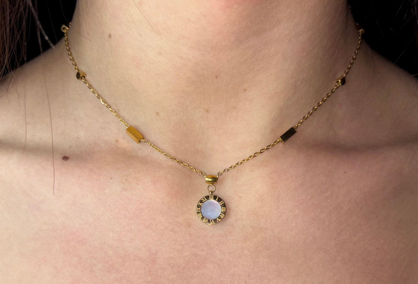 18k gold plated necklace stainless steel  sea shell double side round pendent.