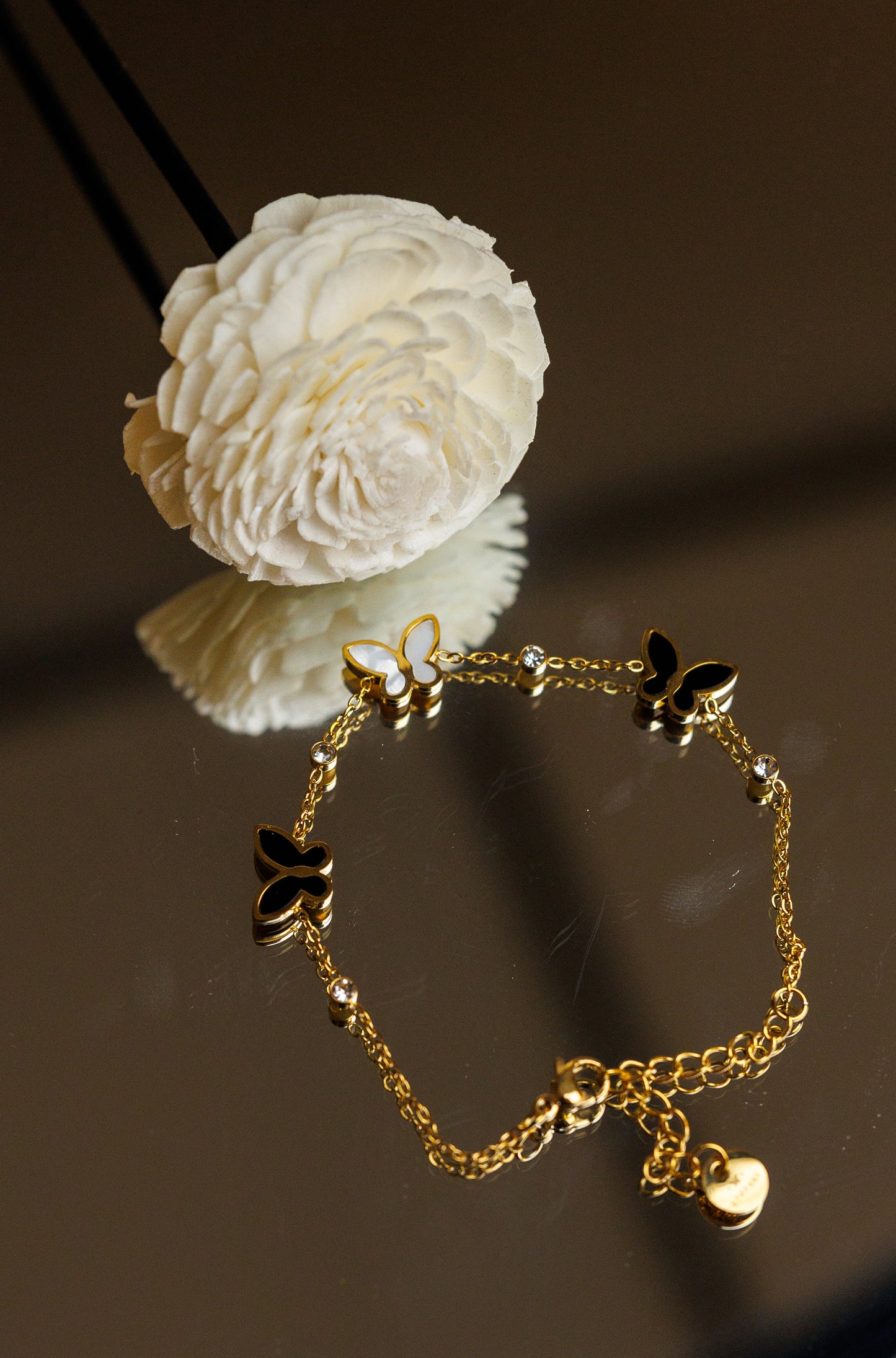 Fashion charm stainless steel Butterfly Bracelet Pearl zircon Gold plated Luxury bracelet.