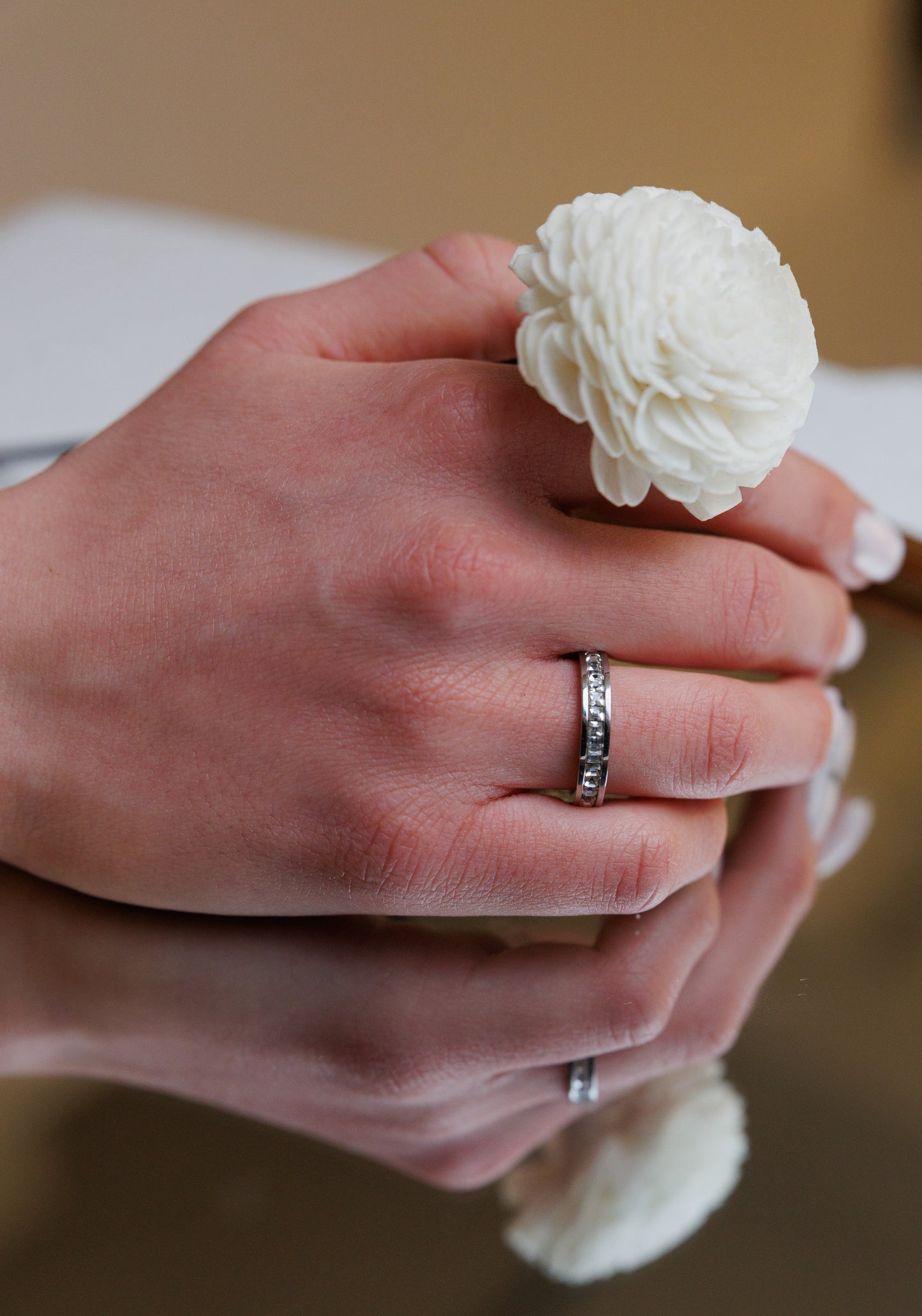 Elegant size 7 /8ring crafted from stainless steel, featuring sparkling starry zircon stones for a refined look.