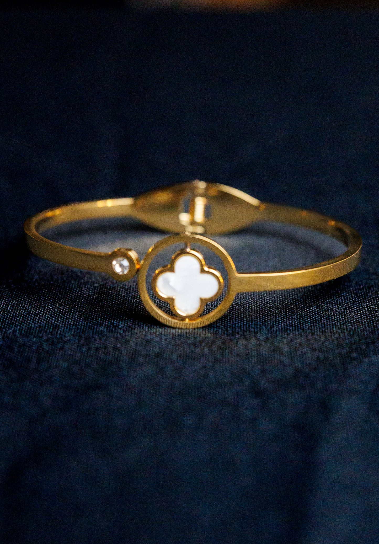 Wholesale Women double Side Wear four Leaf 18k gold Plated stainless Steel fashion jewelry bracelet.