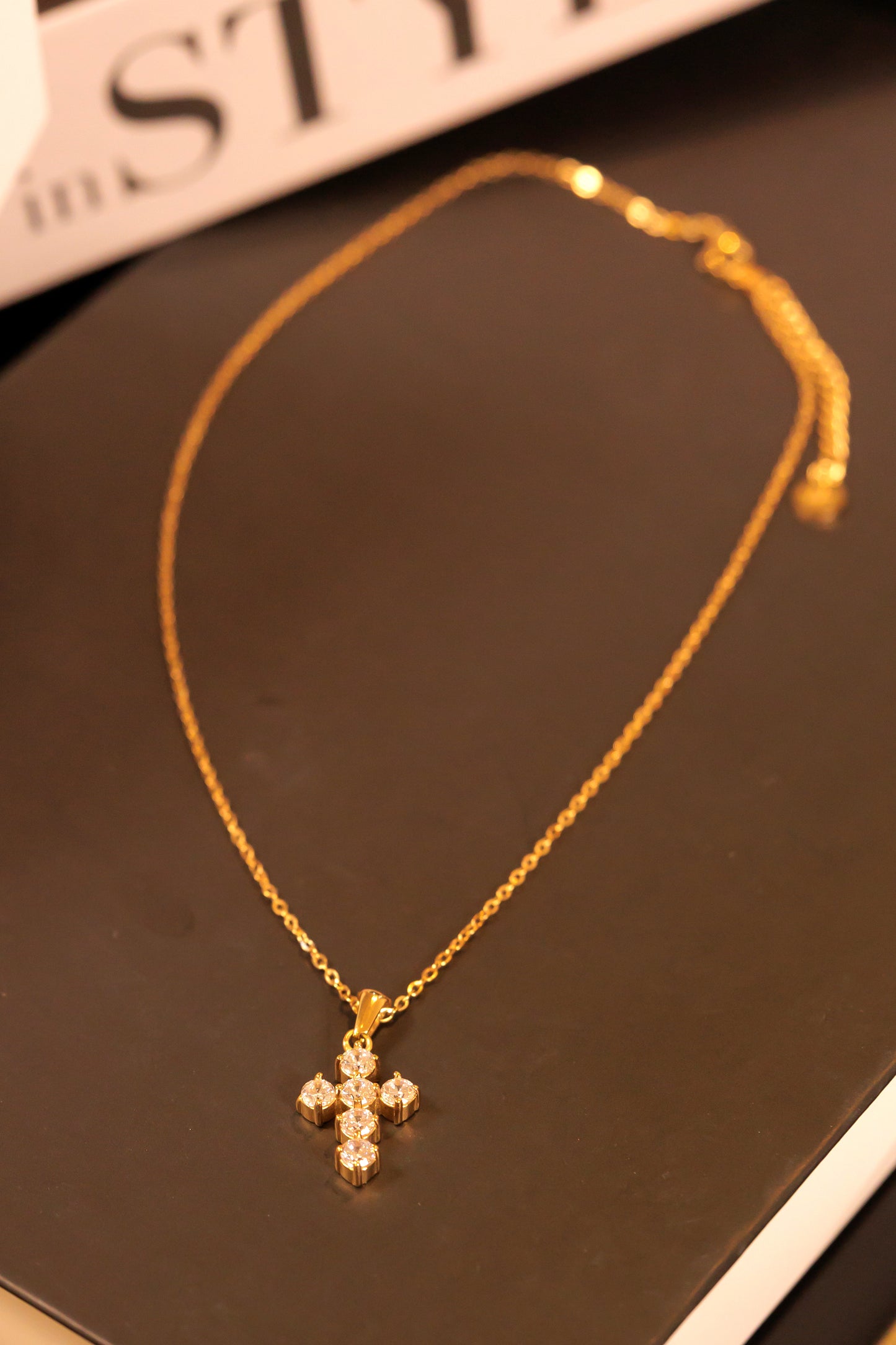 18K Gold Cross Pendant Necklace