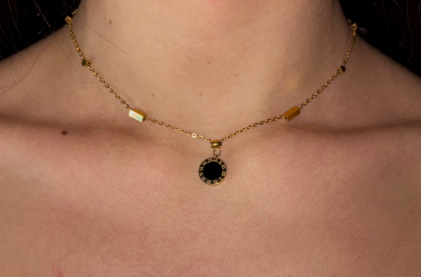 18k gold plated necklace stainless steel  sea shell double side round pendent.